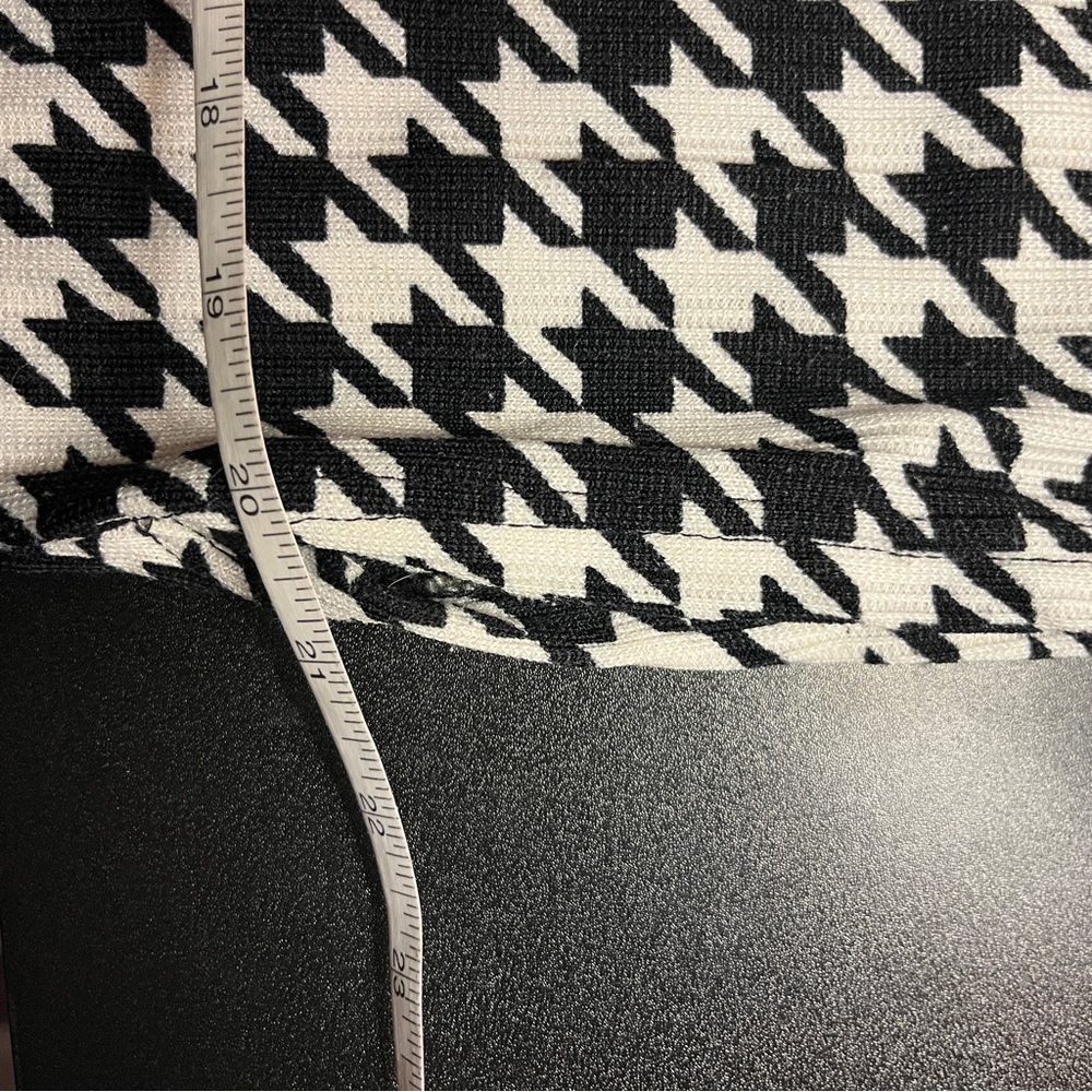 Graphic Houndstooth Blouse by Rene Ricci - Picture 4 of 4
